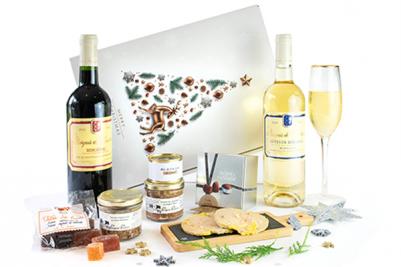 Coffret blanc et sapin vert